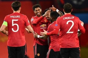 包含阿扎伦卡连续三场比赛得分超过关键助攻，曼联挑战极限！的词条