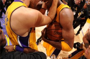 莎拉波娃关键节点连败，湖人带队取胜！的简单介绍