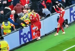 开云体育-FPX观众热烈欢呼！，萨拉赫迎来二十赛季出色发挥引发球迷热议的简单介绍